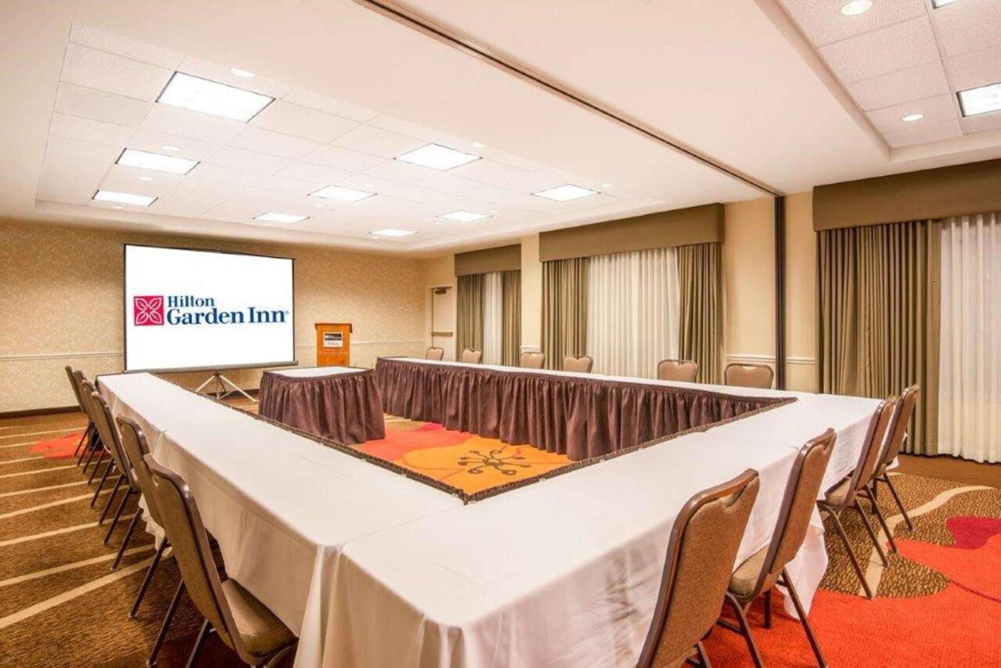 Hilton Garden Hotel 3*